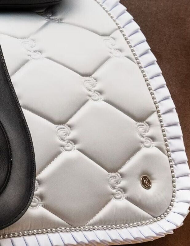 PS Of Sweden SS24 Ruffle Pearl Dressage Pad