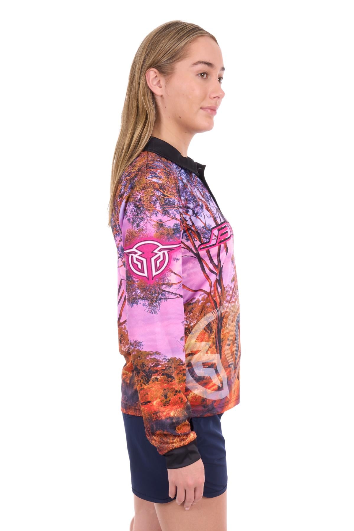 Bullzye SS27 Womens Grazing Horse LS Fishing Tee