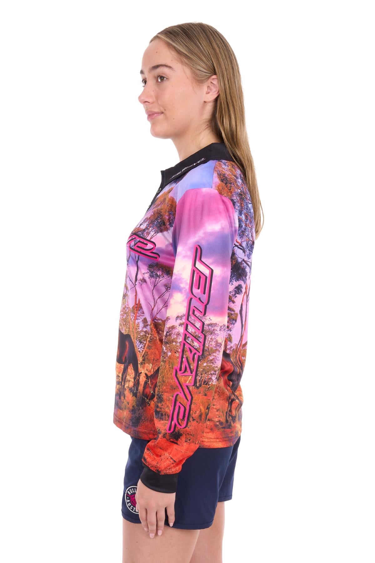 Bullzye SS27 Womens Grazing Horse LS Fishing Tee