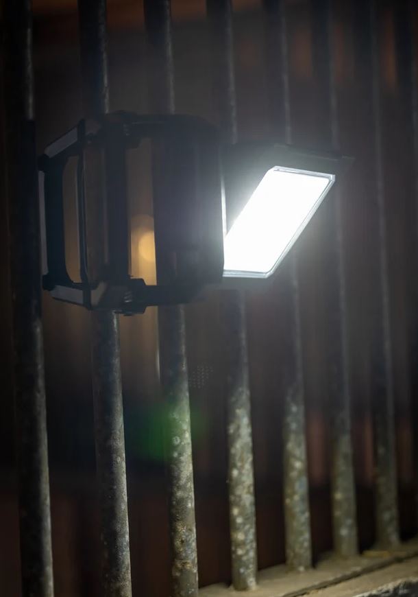 Woof Wear LED Clip-On Yard Light