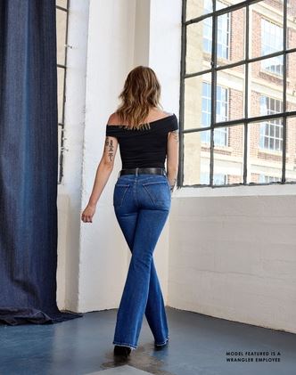 Wrangler Womens Bespoke High Rise Flare Jean 34 Leg