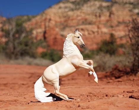 Breyer Traditional Cloud 30th Anniversary Edition Wild Stallion of the Rockies