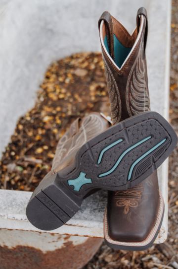 Ariat Womens Round Up Wide Square Toe