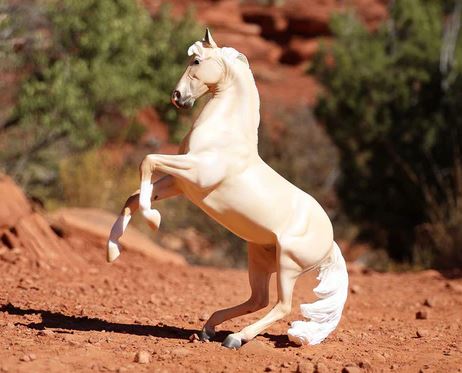 Breyer Traditional Cloud 30th Anniversary Edition Wild Stallion of the Rockies
