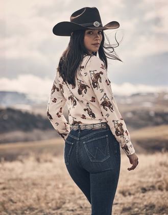 Wrangler Womens High Rise Trouser Jean 32 Leg