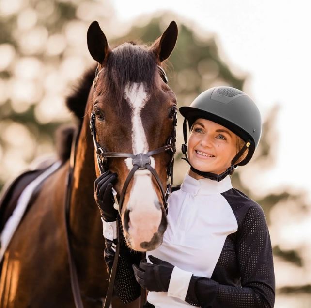 Equinavia Crown MIPS Helmet