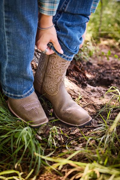 Ariat Womens Round Up Remuda Brown Bomber