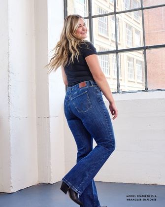 Wrangler Womens Bespoke High Rise Boot Cut Jean 34 Leg